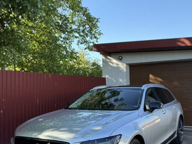 Сірий Вольво В90, об'ємом двигуна 1.97 л та пробігом 237 тис. км за 22500 $, фото 1 на Automoto.ua