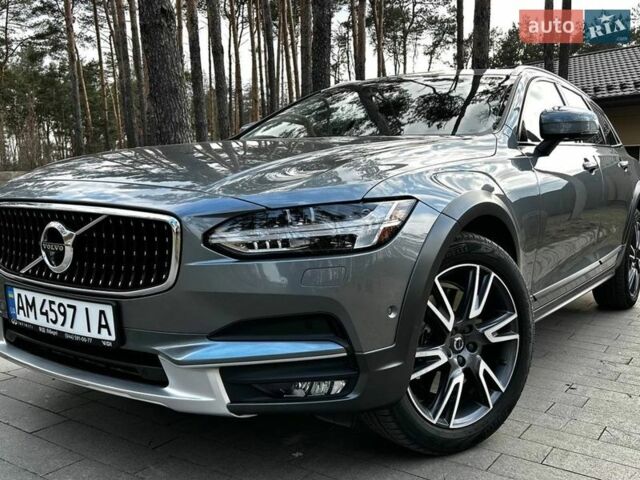 Серый Вольво В90, объемом двигателя 1.97 л и пробегом 175 тыс. км за 29180 $, фото 1 на Automoto.ua