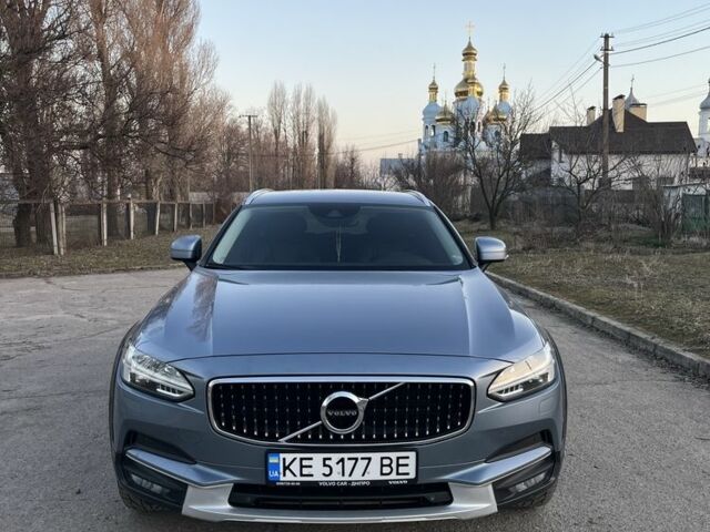 Серый Вольво В90, объемом двигателя 2 л и пробегом 300 тыс. км за 22500 $, фото 1 на Automoto.ua