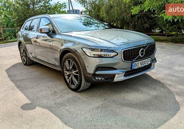 Сірий Вольво В90, об'ємом двигуна 2 л та пробігом 205 тис. км за 27999 $, фото 1 на Automoto.ua