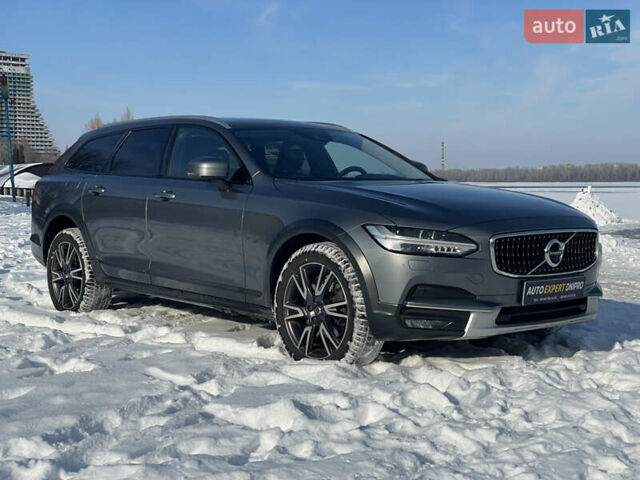 Сірий Вольво В90, об'ємом двигуна 1.97 л та пробігом 233 тис. км за 29500 $, фото 1 на Automoto.ua