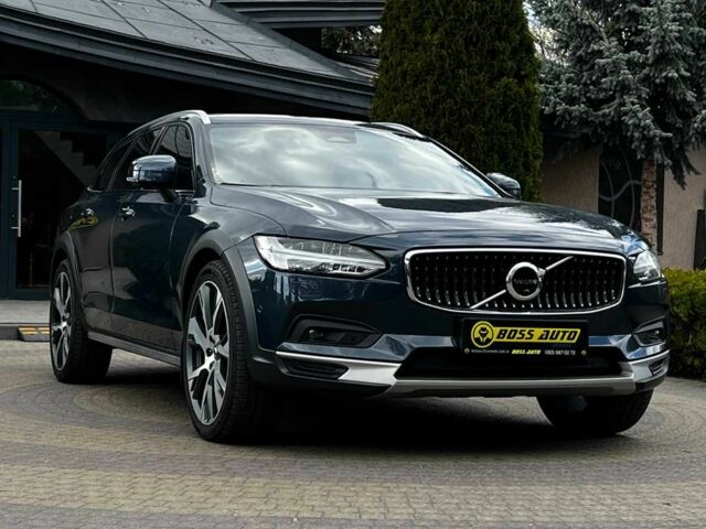 Синий Вольво В90, объемом двигателя 2 л и пробегом 36 тыс. км за 42999 $, фото 1 на Automoto.ua