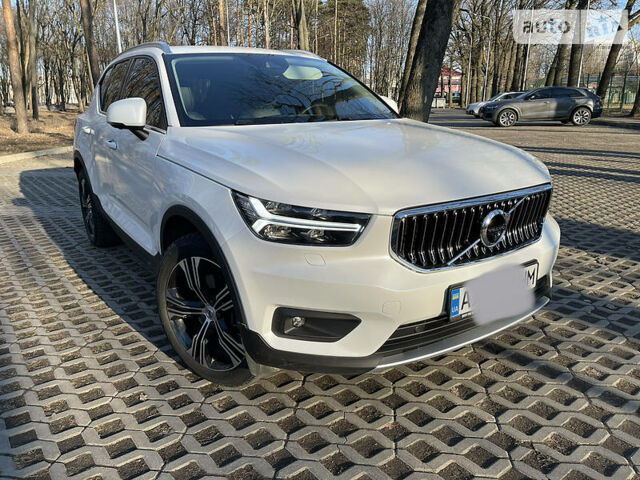 Білий Вольво XC40, об'ємом двигуна 2 л та пробігом 60 тис. км за 35000 $, фото 1 на Automoto.ua