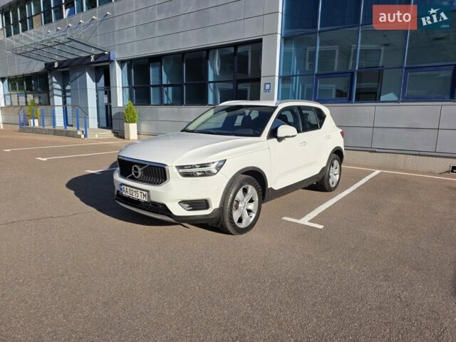 Білий Вольво XC40, об'ємом двигуна 1.97 л та пробігом 205 тис. км за 25500 $, фото 1 на Automoto.ua