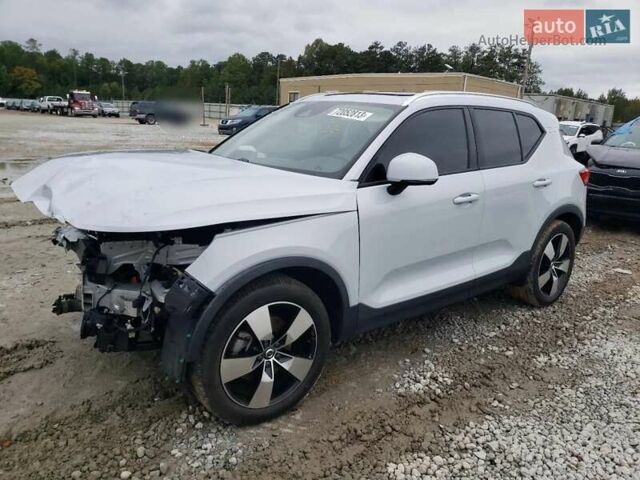 Белый Вольво XC40, объемом двигателя 2 л и пробегом 78 тыс. км за 11900 $, фото 1 на Automoto.ua