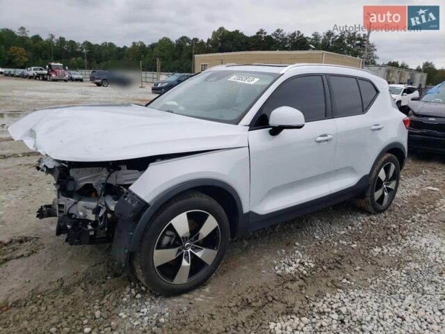 Белый Вольво XC40, объемом двигателя 2 л и пробегом 78 тыс. км за 8200 $, фото 1 на Automoto.ua