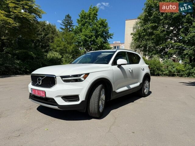 Белый Вольво XC40, объемом двигателя 2 л и пробегом 130 тыс. км за 24900 $, фото 1 на Automoto.ua