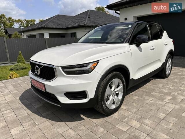 Білий Вольво XC40, об'ємом двигуна 1.97 л та пробігом 124 тис. км за 24700 $, фото 1 на Automoto.ua