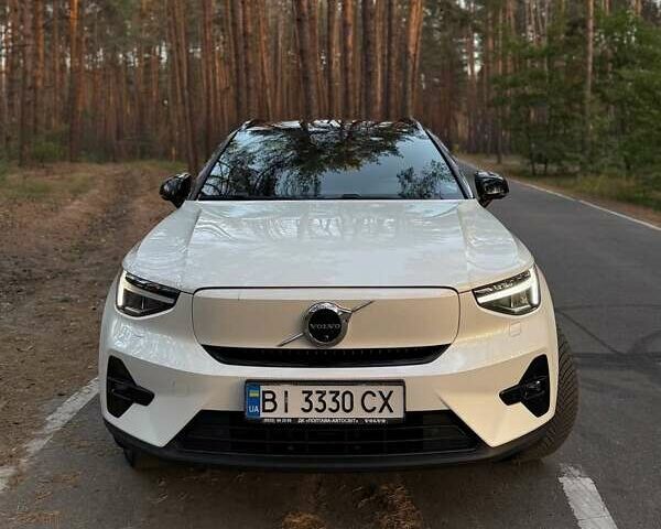 Белый Вольво XC40, объемом двигателя 0 л и пробегом 32 тыс. км за 41000 $, фото 1 на Automoto.ua