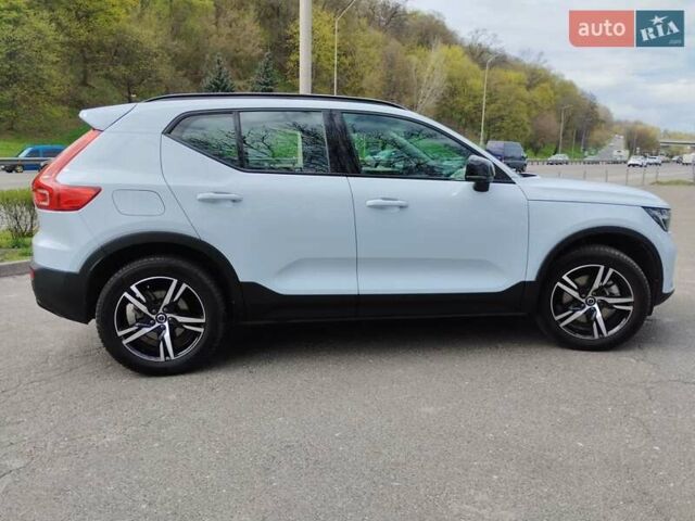 Белый Вольво XC40, объемом двигателя 1.97 л и пробегом 20 тыс. км за 37200 $, фото 1 на Automoto.ua