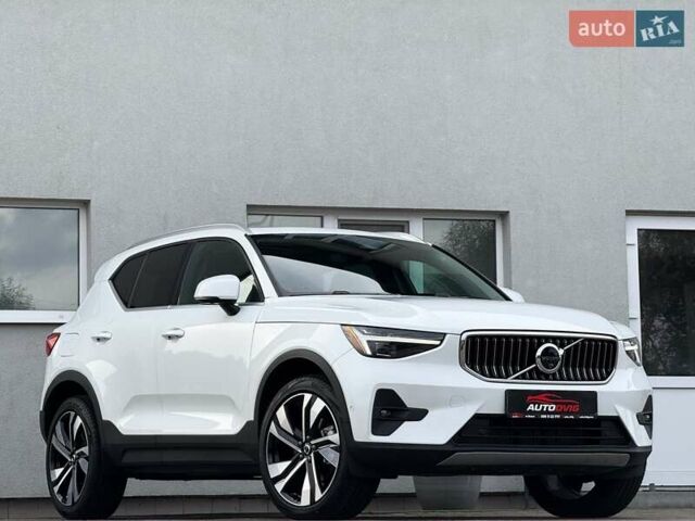 Белый Вольво XC40, объемом двигателя 2 л и пробегом 3 тыс. км за 38799 $, фото 1 на Automoto.ua