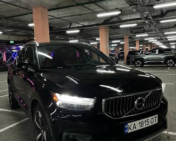 Черный Вольво XC40, объемом двигателя 1.97 л и пробегом 148 тыс. км за 23900 $, фото 1 на Automoto.ua