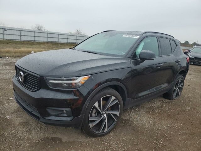 Черный Вольво XC40, объемом двигателя 2 л и пробегом 74 тыс. км за 16500 $, фото 1 на Automoto.ua