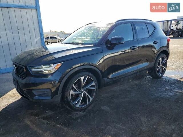 Черный Вольво XC40, объемом двигателя 1.97 л и пробегом 110 тыс. км за 7000 $, фото 1 на Automoto.ua