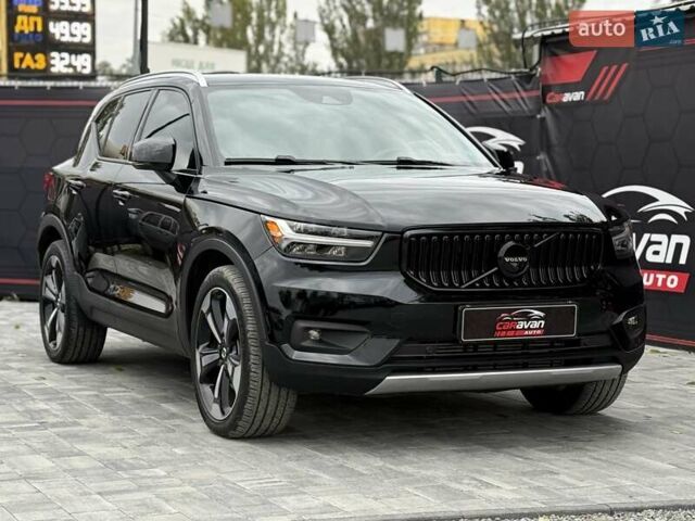 Черный Вольво XC40, объемом двигателя 1.97 л и пробегом 44 тыс. км за 25900 $, фото 1 на Automoto.ua