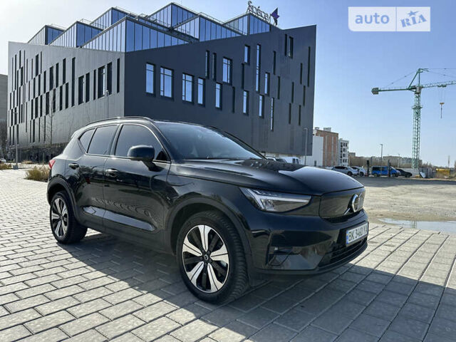 Черный Вольво XC40, объемом двигателя 0 л и пробегом 2 тыс. км за 36999 $, фото 1 на Automoto.ua