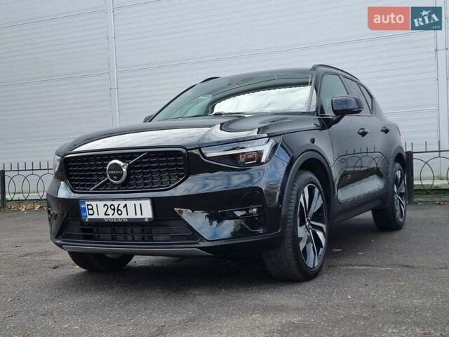 Черный Вольво XC40, объемом двигателя 1.97 л и пробегом 5 тыс. км за 33900 $, фото 1 на Automoto.ua