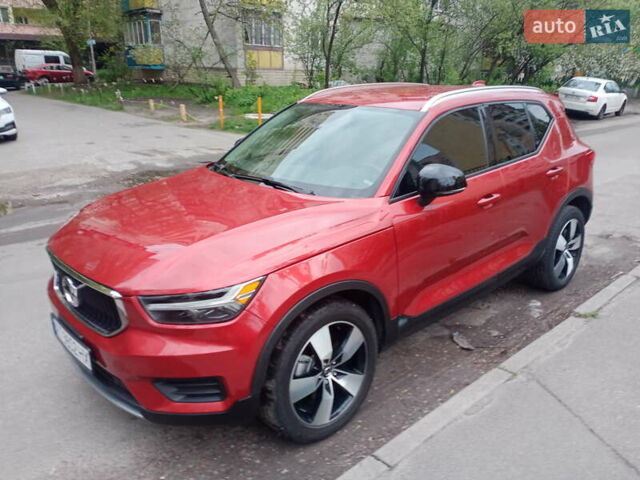 Красный Вольво XC40, объемом двигателя 1.97 л и пробегом 30 тыс. км за 33000 $, фото 1 на Automoto.ua