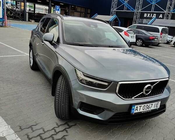 Сірий Вольво XC40, об'ємом двигуна 1.97 л та пробігом 281 тис. км за 24600 $, фото 1 на Automoto.ua