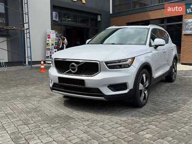 Сірий Вольво XC40, об'ємом двигуна 1.97 л та пробігом 55 тис. км за 23000 $, фото 1 на Automoto.ua