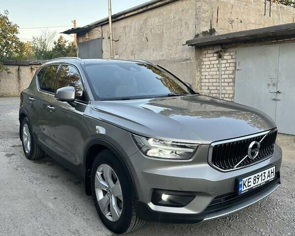 Серый Вольво XC40, объемом двигателя 1.97 л и пробегом 133 тыс. км за 28700 $, фото 1 на Automoto.ua