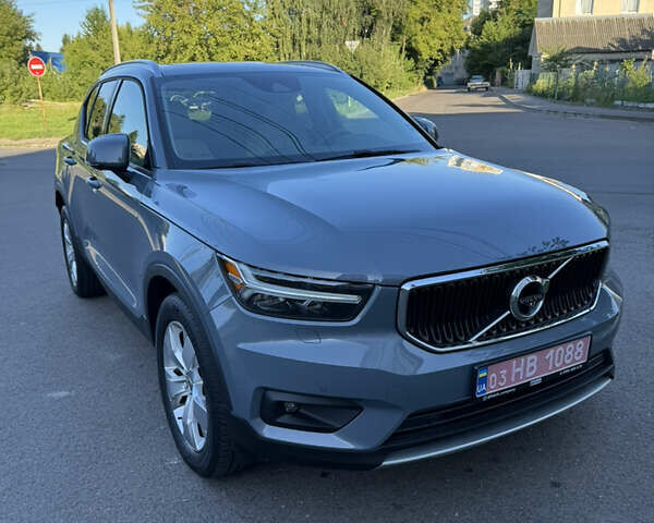 Сірий Вольво XC40, об'ємом двигуна 2 л та пробігом 65 тис. км за 20500 $, фото 1 на Automoto.ua