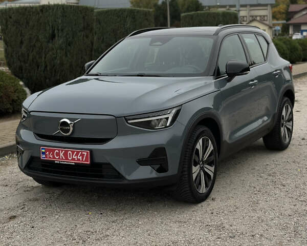 Серый Вольво XC40, объемом двигателя 0 л и пробегом 35 тыс. км за 29500 $, фото 1 на Automoto.ua