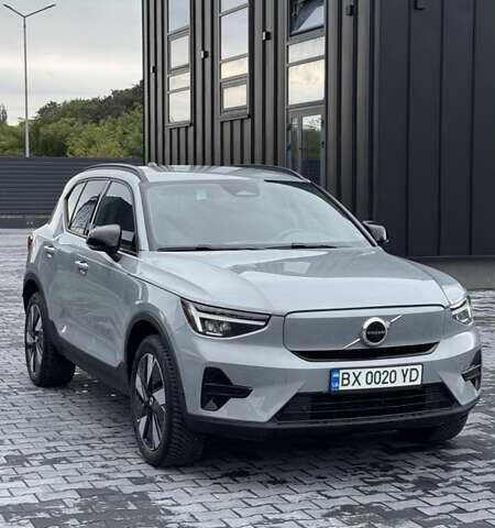 Серый Вольво XC40, объемом двигателя 0 л и пробегом 6 тыс. км за 34900 $, фото 1 на Automoto.ua