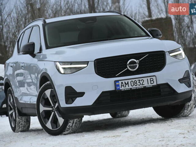 Синій Вольво XC40, об'ємом двигуна 1.97 л та пробігом 10 тис. км за 46055 $, фото 1 на Automoto.ua