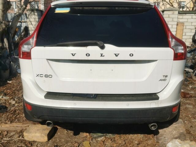 Білий Вольво ХС60, об'ємом двигуна 2.95 л та пробігом 190 тис. км за 3300 $, фото 1 на Automoto.ua
