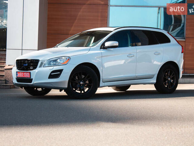 Белый Вольво ХС60, объемом двигателя 2.4 л и пробегом 215 тыс. км за 15200 $, фото 1 на Automoto.ua