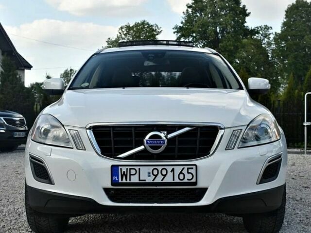 Белый Вольво ХС60, объемом двигателя 2.4 л и пробегом 220 тыс. км за 4700 $, фото 1 на Automoto.ua