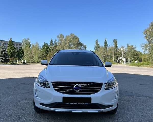 Белый Вольво ХС60, объемом двигателя 1.98 л и пробегом 161 тыс. км за 20000 $, фото 1 на Automoto.ua