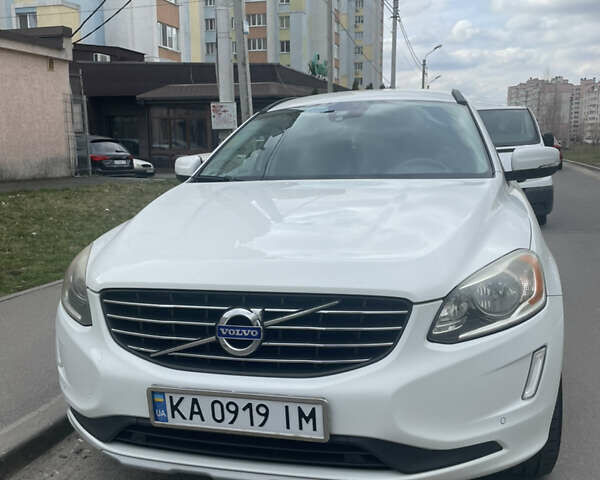 Белый Вольво ХС60, объемом двигателя 1.97 л и пробегом 223 тыс. км за 15500 $, фото 1 на Automoto.ua