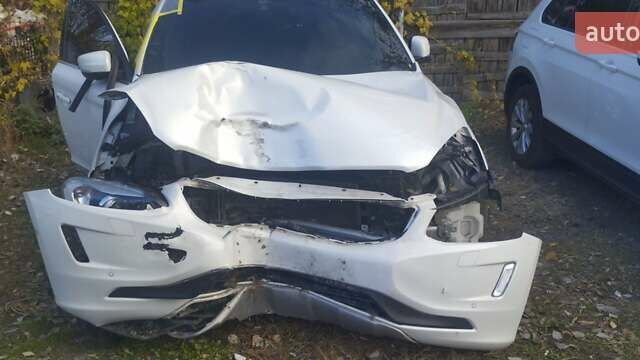 Белый Вольво ХС60, объемом двигателя 1.97 л и пробегом 222 тыс. км за 8500 $, фото 1 на Automoto.ua