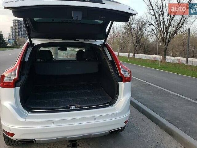 Білий Вольво ХС60, об'ємом двигуна 1.97 л та пробігом 63 тис. км за 17300 $, фото 1 на Automoto.ua