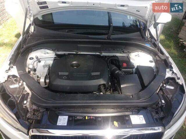 Вольво ХС60 2018 в Житомире на Automoto.ua Белый Вольво ХС60, объемом двигателя 2 л и пробегом 168 тыс. км за 31500 $, фото 1 на Automoto.ua