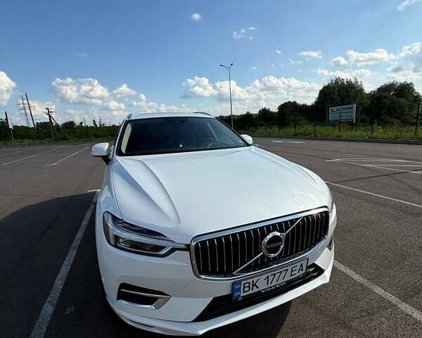 Белый Вольво ХС60, объемом двигателя 2 л и пробегом 136 тыс. км за 22900 $, фото 1 на Automoto.ua