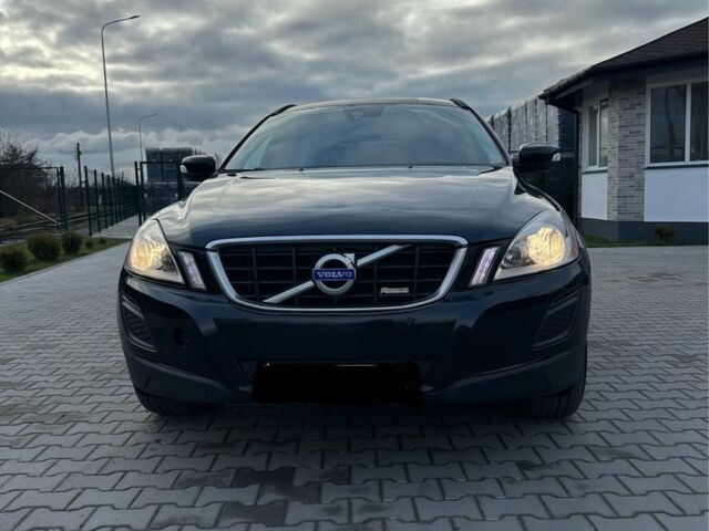 Чорний Вольво ХС60, об'ємом двигуна 2 л та пробігом 300 тис. км за 5999 $, фото 1 на Automoto.ua