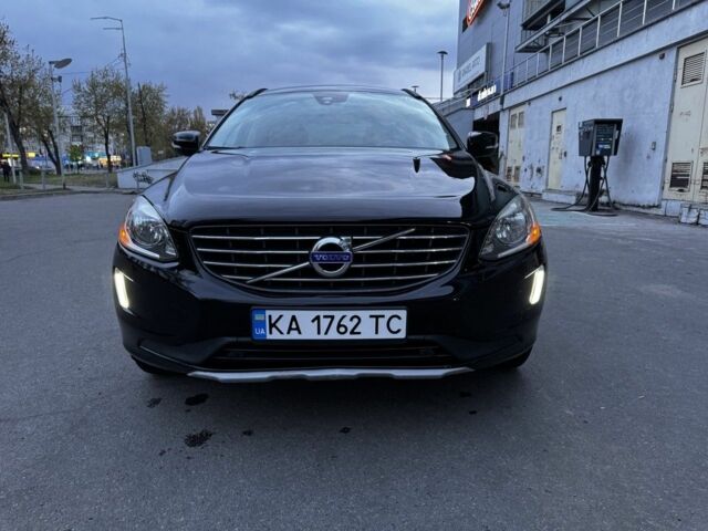 Черный Вольво ХС60, объемом двигателя 2 л и пробегом 298 тыс. км за 12805 $, фото 1 на Automoto.ua