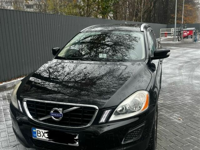 Чорний Вольво ХС60, об'ємом двигуна 3 л та пробігом 238 тис. км за 10999 $, фото 1 на Automoto.ua