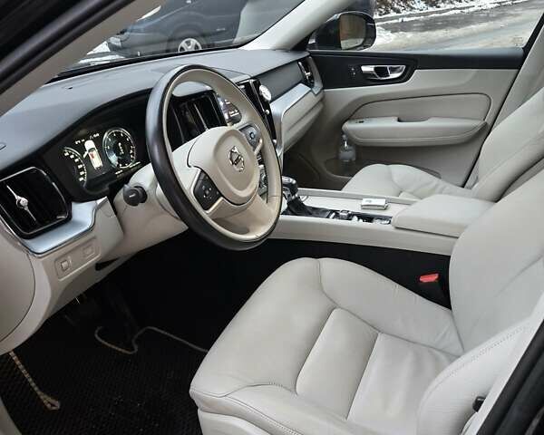 Чорний Вольво ХС60, об'ємом двигуна 1.97 л та пробігом 125 тис. км за 25600 $, фото 1 на Automoto.ua