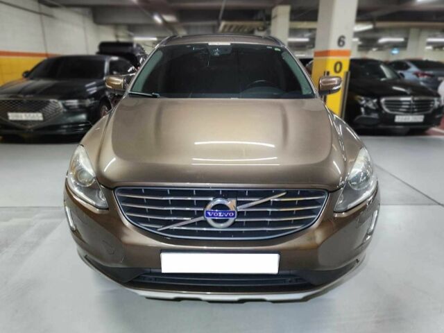 Коричневый Вольво ХС60, объемом двигателя 2 л и пробегом 96 тыс. км за 8095 $, фото 1 на Automoto.ua