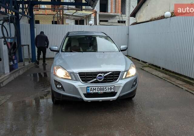Серый Вольво ХС60, объемом двигателя 2.4 л и пробегом 278 тыс. км за 12300 $, фото 1 на Automoto.ua