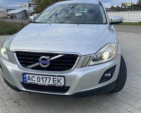 Серый Вольво ХС60, объемом двигателя 2.4 л и пробегом 290 тыс. км за 13400 $, фото 1 на Automoto.ua