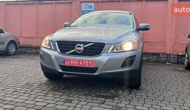Серый Вольво ХС60, объемом двигателя 2 л и пробегом 282 тыс. км за 13500 $, фото 1 на Automoto.ua