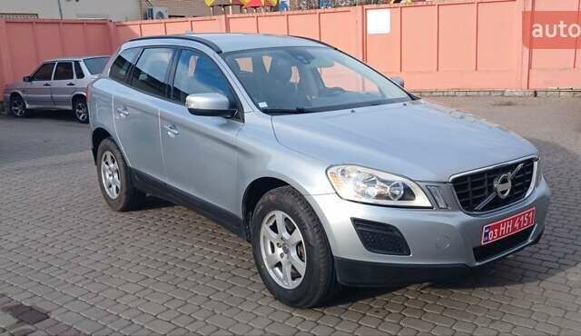 Серый Вольво ХС60, объемом двигателя 2 л и пробегом 282 тыс. км за 13700 $, фото 1 на Automoto.ua
