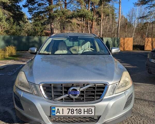 Серый Вольво ХС60, объемом двигателя 2 л и пробегом 300 тыс. км за 11500 $, фото 1 на Automoto.ua