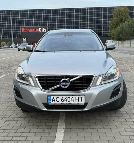 Серый Вольво ХС60, объемом двигателя 2.4 л и пробегом 250 тыс. км за 17999 $, фото 1 на Automoto.ua