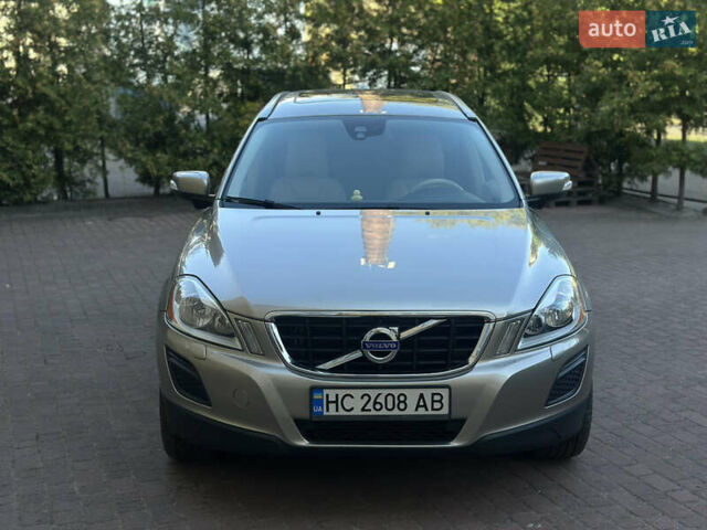 Серый Вольво ХС60, объемом двигателя 2.95 л и пробегом 304 тыс. км за 13999 $, фото 1 на Automoto.ua